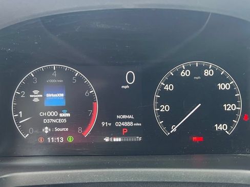 Used 2023 Honda Pilot Touring image 11