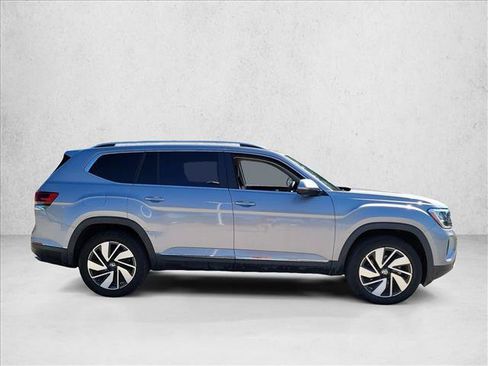 Used 2024 Volkswagen Atlas SEL AWD/4WD image 4