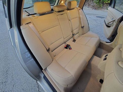 Used 2009 BMW 328i xDrive Wagon image 22