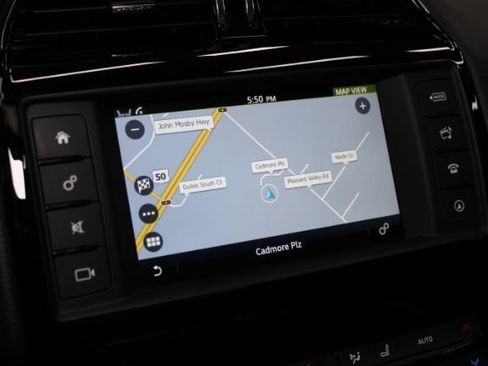 Used 2017 Jaguar XE Premium image 15