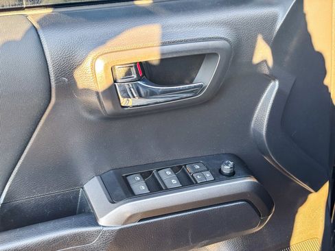 Used 2023 Toyota Tacoma TRD Off-Road image 22