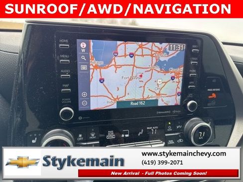 Used 2021 Toyota Highlander XLE image 3