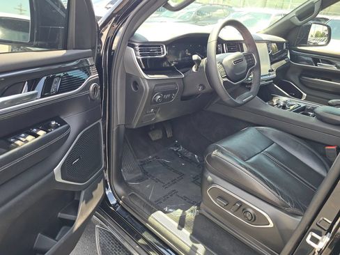 Used 2022 Jeep Wagoneer Series I w/ Convenience Group I AWD/4WD image 9