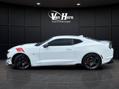 Used 2019 Chevrolet Camaro SS RWD image 4