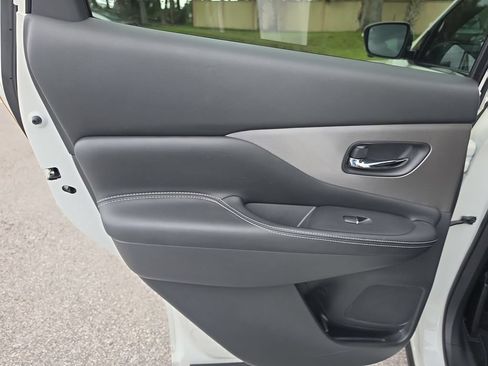 Used 2021 Nissan Murano SL w/ SL Moonroof Package FWD image 14
