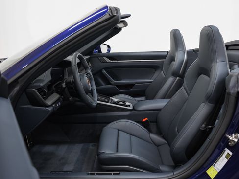 Used 2025 Porsche 911 Carrera image 54