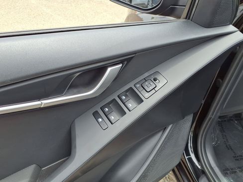 Certified 2025 Toyota RAV4 LE AWD/4WD image 15