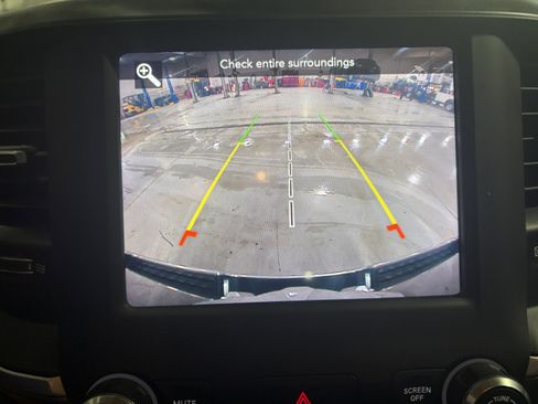 Used 2020 RAM 1500 Big Horn AWD/4WD image 11
