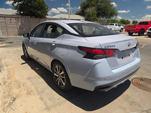 Used 2023 Nissan Versa SV w/ Trunk Package FWD image 5