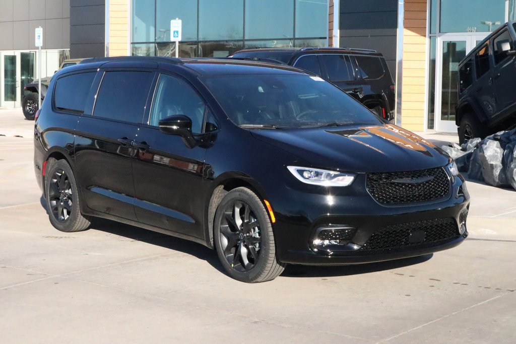 New 2026 Chrysler Pacifica Select w/ S Appearance Package FWD 360° Tour