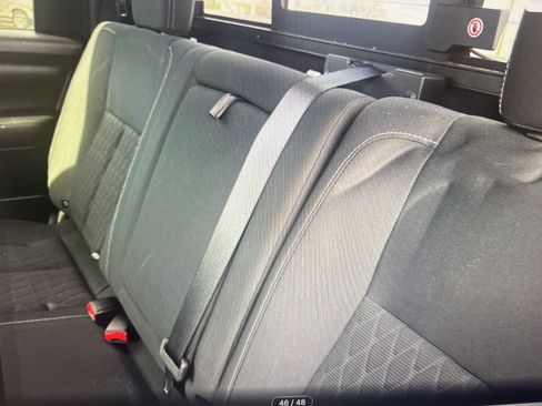 Used 2019 Nissan Titan SV w/ SV Convenience Package image 18