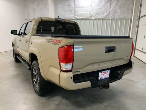 Used 2016 Toyota Tacoma TRD Sport w/ Premium & Technology Package AWD/4WD image 6