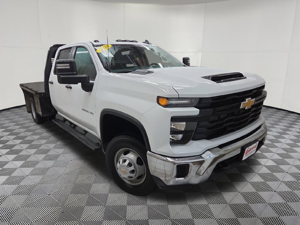 Used 2024 Chevrolet Silverado 3500 W/T w/ WT Convenience Package AWD/4WD image 3