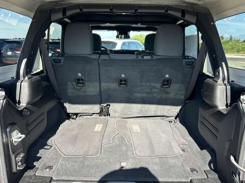 Used 2024 Jeep Wrangler Unlimited Sport AWD/4WD image 15