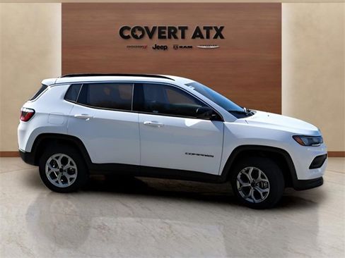 New 2026 Jeep Compass Latitude image 6