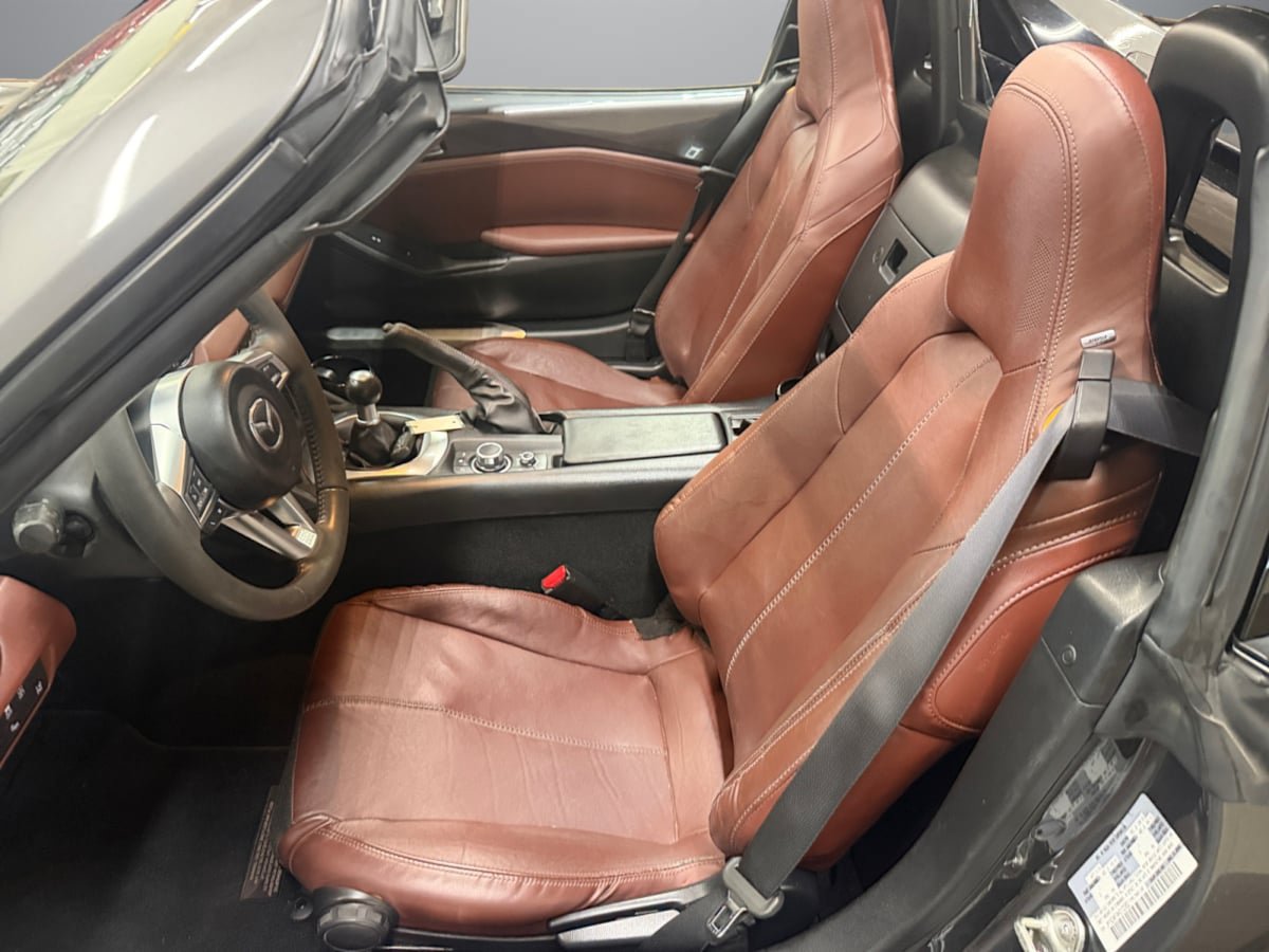 Used 2017 MAZDA MX-5 Miata RF Grand Touring RWD image 9