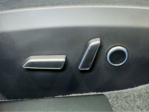 Used 2021 Tesla Model S Plaid image 6