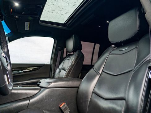 Used 2017 Cadillac Escalade ESV Platinum image 15