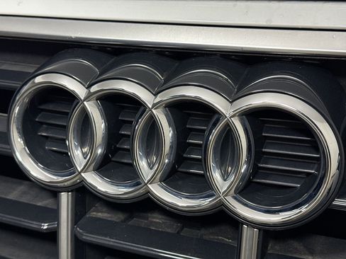Used 2023 Audi Q5 Premium w/ Convenience Package AWD/4WD image 30