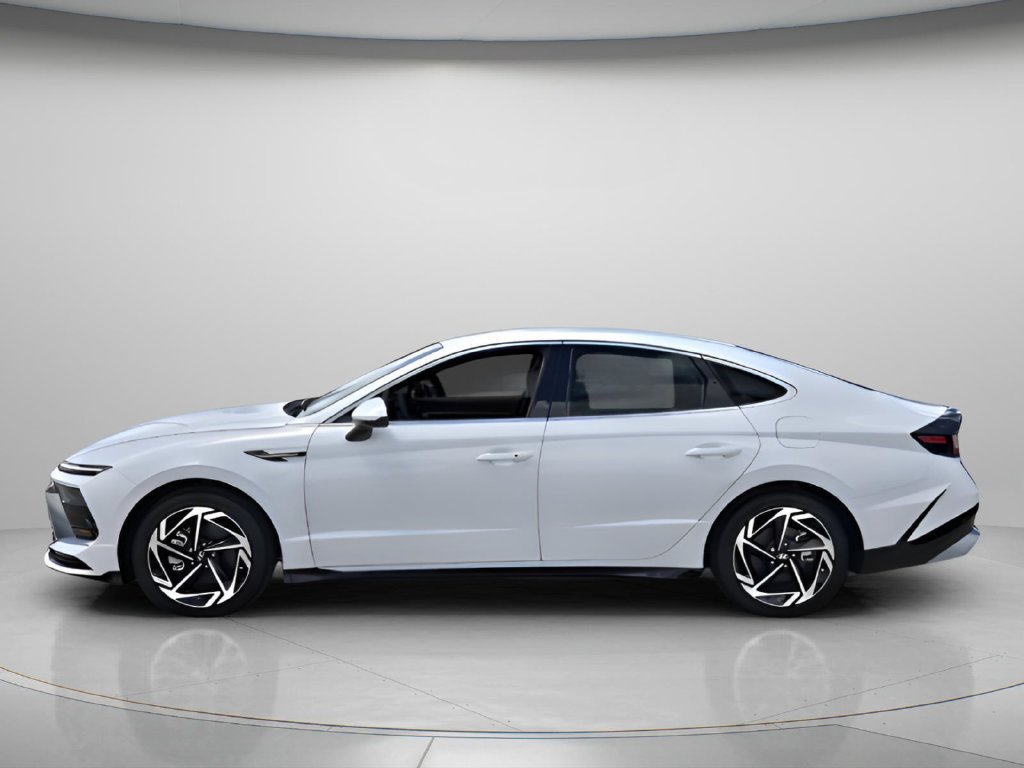 New 2026 Hyundai Sonata SEL FWD image 2