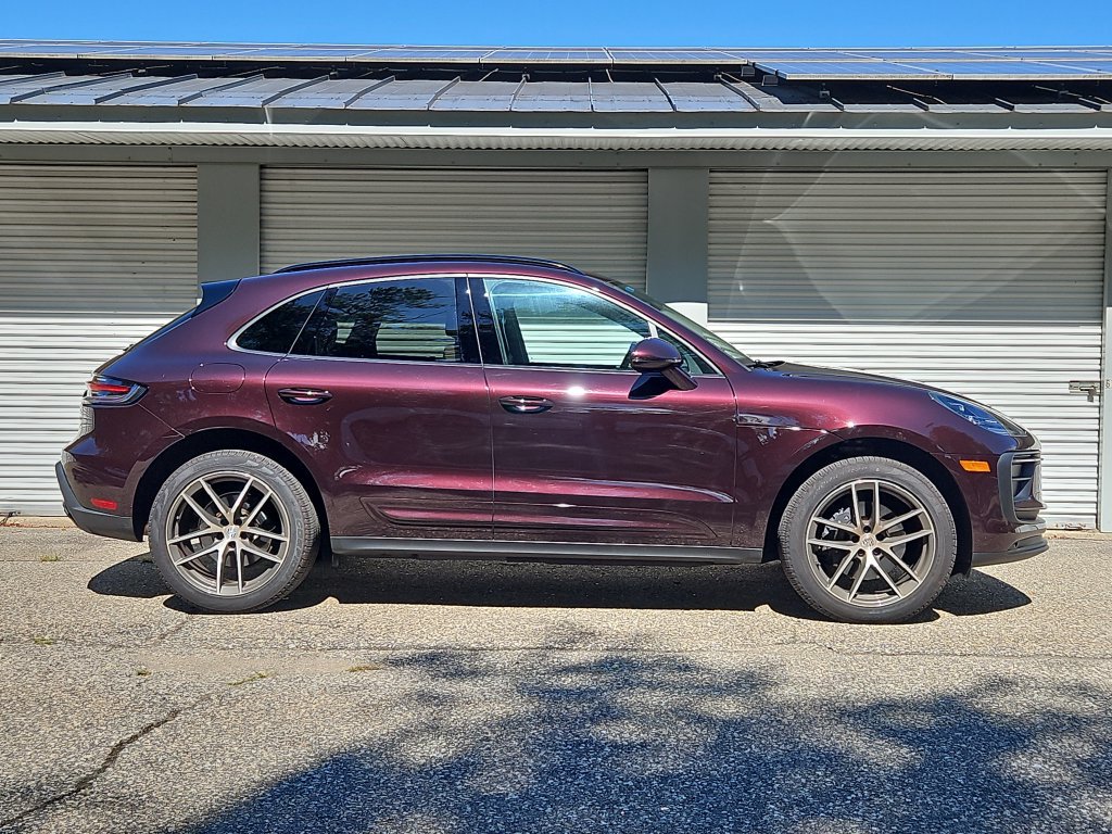 Certified 2026 Porsche Macan AWD/4WD image 8