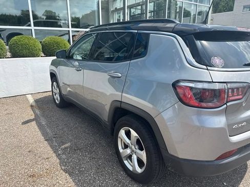 Used 2020 Jeep Compass Latitude w/ Cold Weather Group AWD/4WD image 4