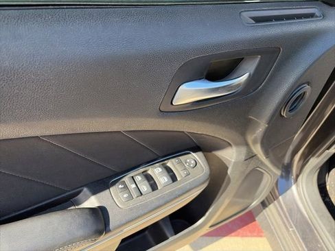 Used 2022 Dodge Charger Scat Pack w/ Driver Convenience Group image 9