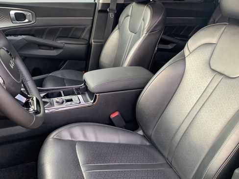 Used 2022 Kia Sorento SX image 19