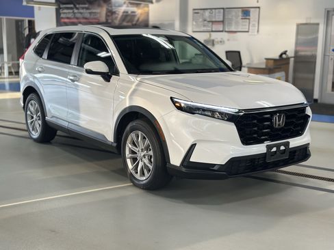 Used 2023 Honda CR-V EX image 3