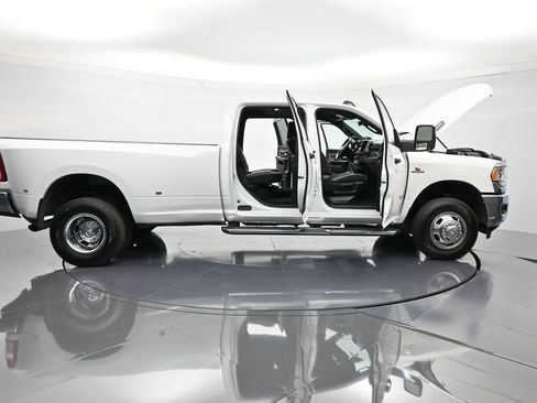 Used 2024 RAM 3500 Big Horn image 48