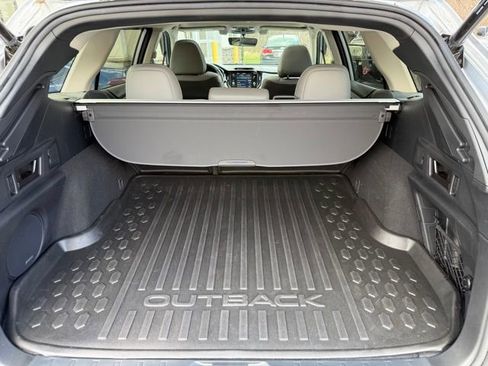 Used 2022 Subaru Outback Limited image 39