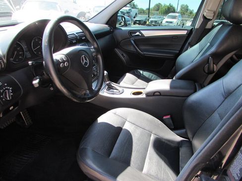 Used 2006 Mercedes-Benz C 230 Sedan image 21