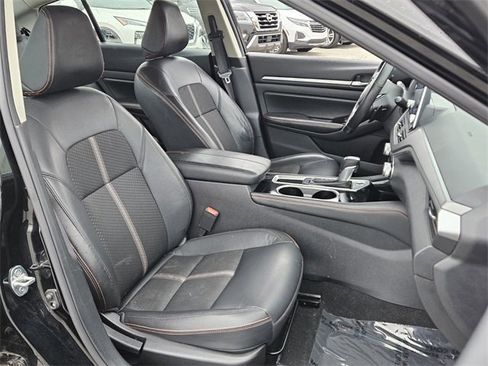 Used 2024 Nissan Altima 2.5 SR image 17