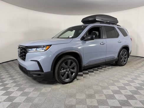 Used 2023 Honda Pilot Sport image 9