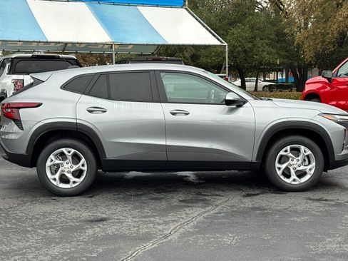 New 2026 Chevrolet Trax LS w/ LS Convenience Package image 2