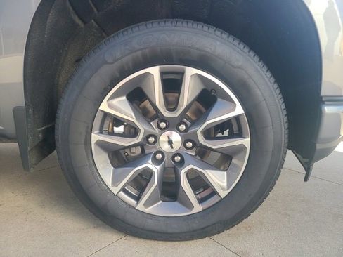 Used 2021 Chevrolet Silverado 1500 RST image 9