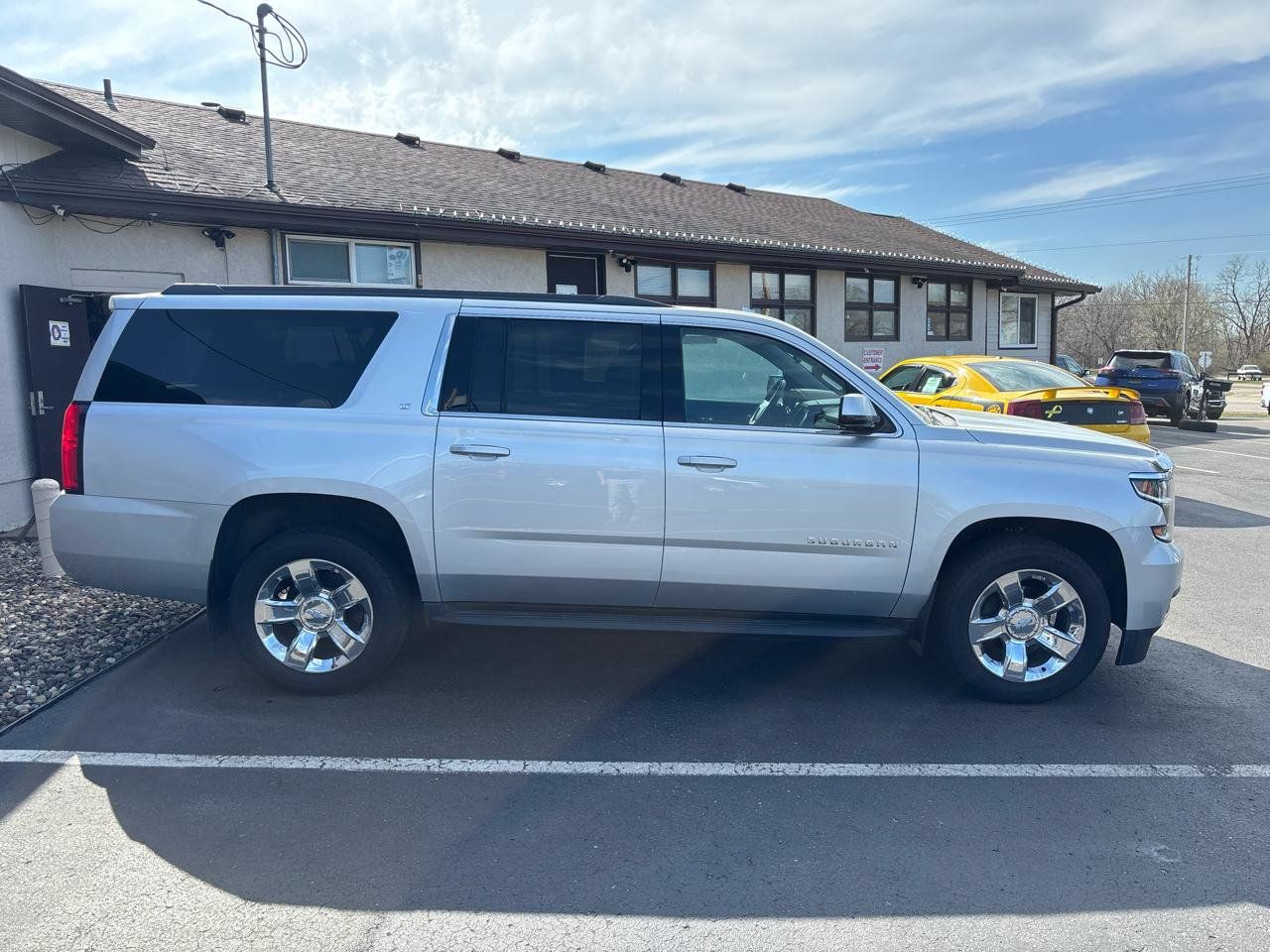Used 2019 Chevrolet Suburban LT AWD/4WD image 2