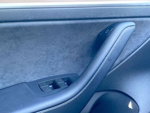 Used 2023 Tesla Model 3 Standard Range image 16