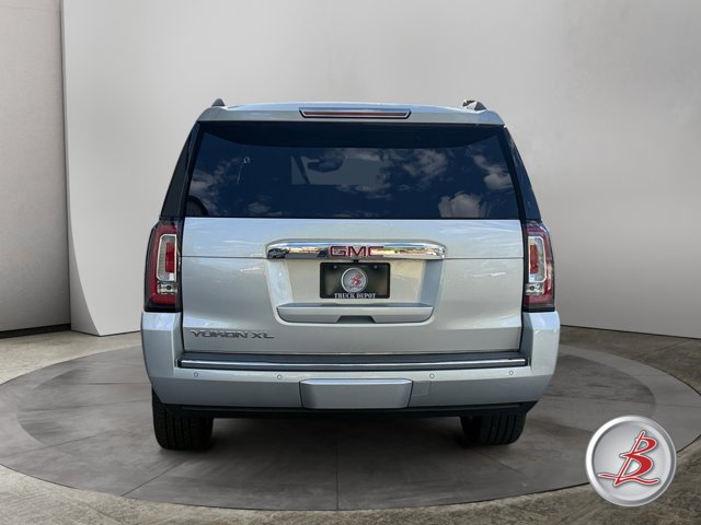 Used 2015 GMC Yukon XL Denali AWD/4WD image 6