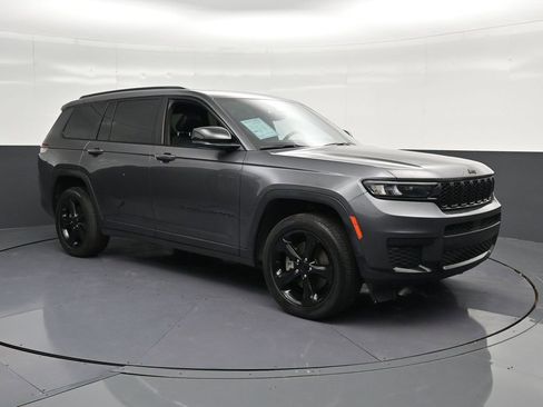 Used 2023 Jeep Grand Cherokee L Laredo RWD image 5