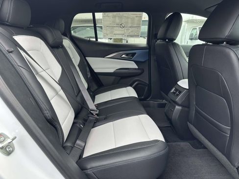 New 2026 Chevrolet Equinox EV LT image 24