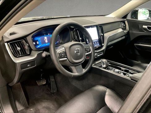 Certified 2023 Volvo XC60 B5 Core w/ Climate Package AWD/4WD image 17