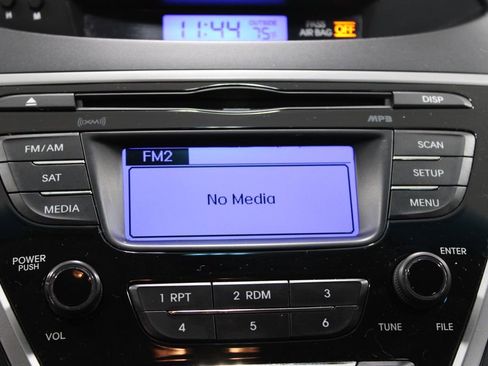 Used 2013 Hyundai Elantra GLS image 23