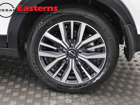 Used 2024 Nissan Kicks SV FWD image 32