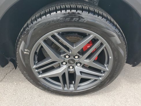 Used 2025 Ford Explorer ST-Line w/ Premium Package image 9