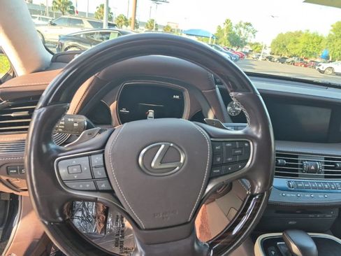Used 2018 Lexus LS 500 w/ Luxury Package RWD image 10