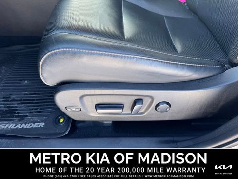 Used 2019 Toyota Highlander Limited Platinum image 11