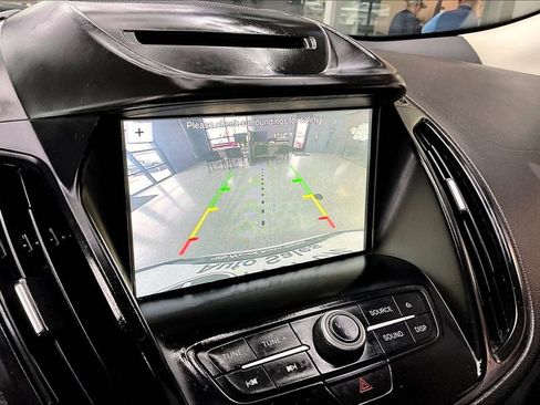 Used 2018 Ford Escape SE w/ SE Sync 3 Package FWD image 13