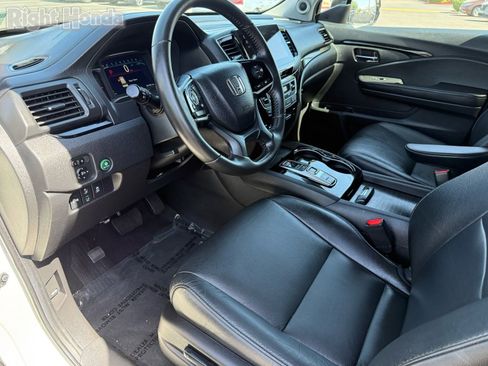 Used 2019 Honda Pilot Touring image 12