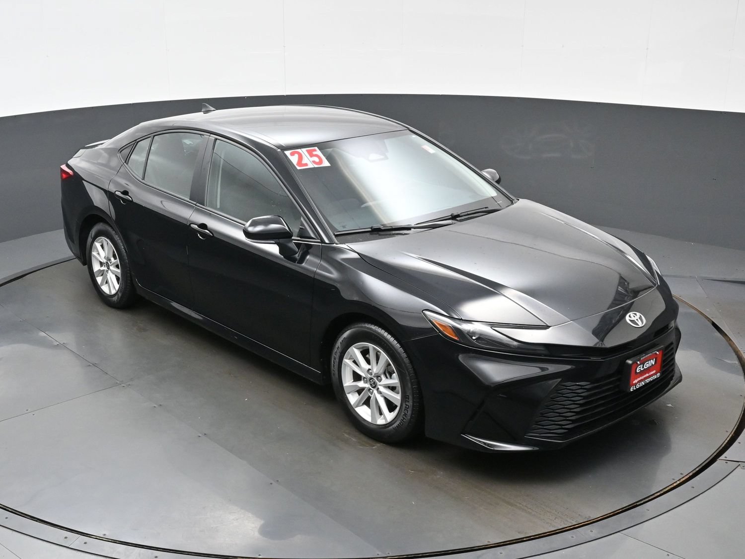 Used 2025 Toyota Camry LE FWD image 34